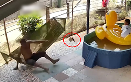 Pha trượt tay làm bay chiếc điện thoại mới mua vào bể nước