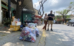 Thu tiền rác theo khối lượng: Phải giúp hiểu đúng chuyện 'cân mà không cân'