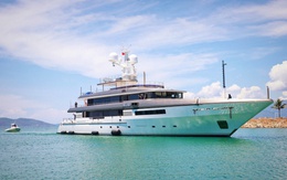 Siêu du thuyền đầu tiên cập bến du thuyền quốc tế ở Nha Trang