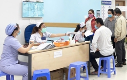 Khó đạt chuẩn quốc tế khi người bệnh còn phải tự mua thiết bị, vật tư y tế