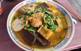 48 năm bún riêu nấu củi, ngày bán trăm tô, bún nhiều gấp đôi nơi khác