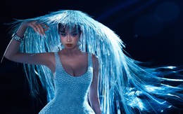 Hoa hậu Thanh Thủy khoe vẻ đẹp trong trẻo, thuần khiết như nước