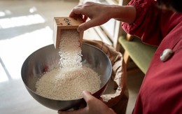 Nhật Bản mở kho gạo dự trữ để ngăn người dân mua gạo ngoại nhập