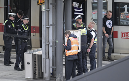 Một phụ nữ đâm dao 18 người tại nhà ga Đức, nhiều người nguy kịch