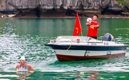 Kình ngư Ánh Viên lập kỷ lục vừa bơi vừa kéo ca nô