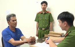 Khống chế 'ma men', một cảnh sát giao thông té gãy tay