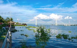 Ngồi trên bờ kè trăm tỉ ngắm trọn hoàng hôn sông Tiền