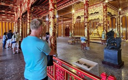 Ngai vàng triều Nguyễn bị bẻ gãy: Hư hỏng bảo vật mới lo rút kinh nghiệm