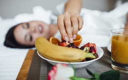 Không muốn mất ngủ, nên tránh ăn gì?