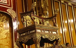 Huế đề xuất lập hội đồng khoa học để tìm cách sửa ngai vàng bị bẻ gãy