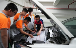 Sửa chữa xe điện trở thành nghề nguy hiểm ở Trung Quốc, dễ bị coi là phạm pháp