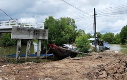 Cà Mau xây cầu 'trên trời', mố cầu cao hơn mặt đường 2m