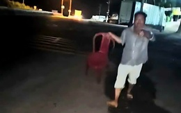 Chủ quán cơm gà ở Bình Định cầm ghế đánh khách: Bạn đọc đánh giá cả hai đều có lỗi