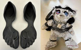 Sneaker hở ngón, váy khăn tắm, túi xách khiêu dâm và loạt thiết kế dị của Balenciaga