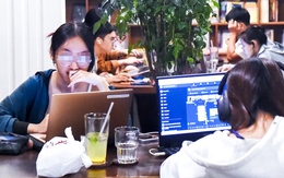 Khách ngồi cả ngày ở quán cà phê, nên làm gì?