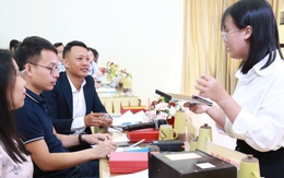 Sinh viên gọi vốn khởi nghiệp, các ‘shark’ đầu tư ngay tại giảng đường