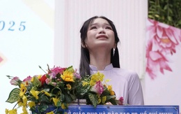 Nữ sinh gây xúc động ở lễ trưởng thành: Em không còn cô đơn nữa