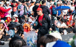 Chung tay dọn rác sau lễ hội: Hình ảnh đẹp cần được duy trì