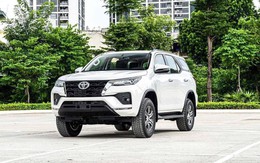 'Toyota Fortuner dù tốt vừa thiếu, chưa đủ lấy được khách của Everest'