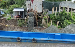 Các nhà thầu ở miền Tây ngao ngán: 'Mua đá xây dựng khó hơn mua vàng'