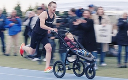 Bố bỉm Canada phá kỷ lục thế giới đẩy xe nôi chạy bộ
