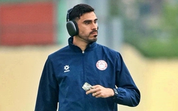 Trọng tài phạt nhầm thẻ đỏ trên sân Thanh Hóa