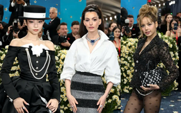 Lisa, Jennie BlackPink, Anne Hathaway và loạt ngôi sao đổ bộ bữa tiệc thời trang Met Gala 2025