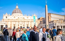 Người dân khắp thế giới háo hức đặt cược xem ai sẽ là tân giáo hoàng