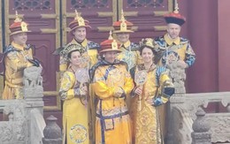 Ảnh vui 7-5: Đi du lịch mà thành... 'hoàng tộc nhà Thanks'