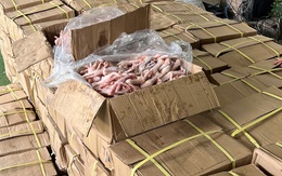 Thu giữ chân gà không rõ nguồn gốc trong kho Khủng Long Sữa