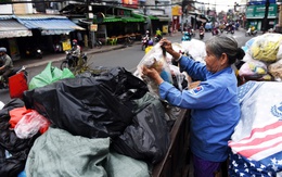Người thu gom rác dân lập: chế độ an sinh còn bấp bênh