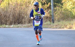 Cụ ông 83 tuổi lập kỳ tích tại giải siêu marathon 90km