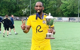 Cầu thủ từng chơi 51 CLB ở Anh - Jefferson Louis giải nghệ ở tuổi 46