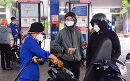 Giá xăng dầu tiếp tục tăng, RON 95 tiến sát mức 20.000 đồng/lít