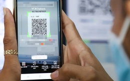 Thu phí 'không tiền mặt' trên xe buýt: Nơi làm tốt, nơi lúng túng