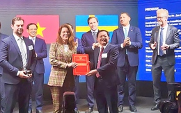 Bí thư Bình Định trao chứng nhận đầu tư dự án 1 tỉ USD cho nhà đầu tư Thụy Điển