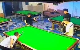 4 thanh niên cười như được mùa trước 'viên bi ma ám'