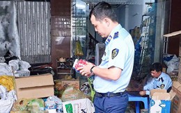 Chống buôn lậu, hàng giả 15-6: Phát hiện nhiều bánh kẹo, táo đỏ không có nguồn gốc, xuất xứ