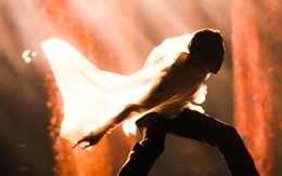 Mưa lửa đổ bộ, vạn khán giả khản cổ gần 5 tiếng với Anh trai vượt ngàn chông gai