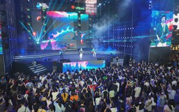 Phố đi bộ Nguyễn Huệ bùng nổ với đêm nhạc hội Không tiền mặt 2025