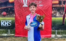 Cậu bé 13 tuổi được làng bóng đá định giá 25 tỉ đồng