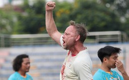 HLV Polking và Văn Quyết đấu với Hoàng Đức