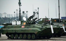 Vinh quang Việt Nam vinh danh các lực lượng vũ trang ở TP.HCM