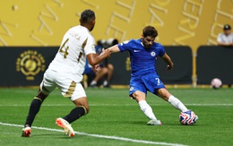 Pha ghi bàn của Pedro Neto dưới ‘góc nhìn’ trọng tài gây sốt mạng xã hội