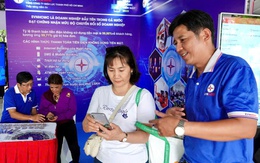 Người dân bất ngờ với những tiện ích trong ứng dụng chăm sóc khách hàng của ngành điện