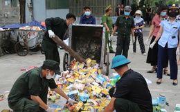 Phát hiện hàng nghìn hộp siro, yến sào, đông trùng hạ thảo... vứt ngoài bãi rác