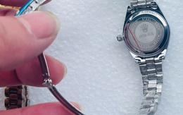 Bắt giữ 450 đồng hồ giả nhãn hiệu Rolex vận chuyển từ Trung Quốc