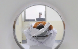 Táo bón chỉ định nội soi trực tràng, viêm họng thì chụp chiếu, bao giờ bớt chuyện lạm dụng kiểu này?