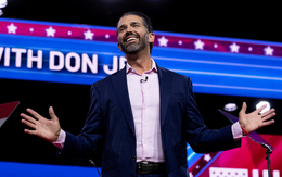 Con trai ông Trump ví việc từ bỏ làm ăn của gia đình giống như sự hy sinh của quân nhân Mỹ