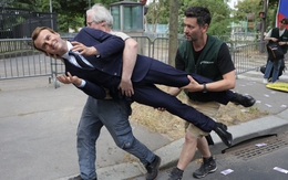 Tượng sáp ông Macron bị đánh cắp để phản đối Pháp làm ăn với Nga